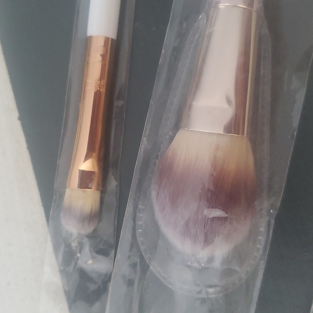 4pc Makeup Brushes - Picture 2 of 8